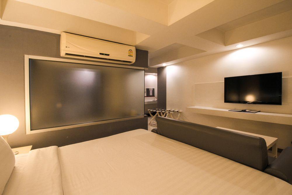 Myhotel Cmyk@Ratchada Bangkok Eksteriør billede
