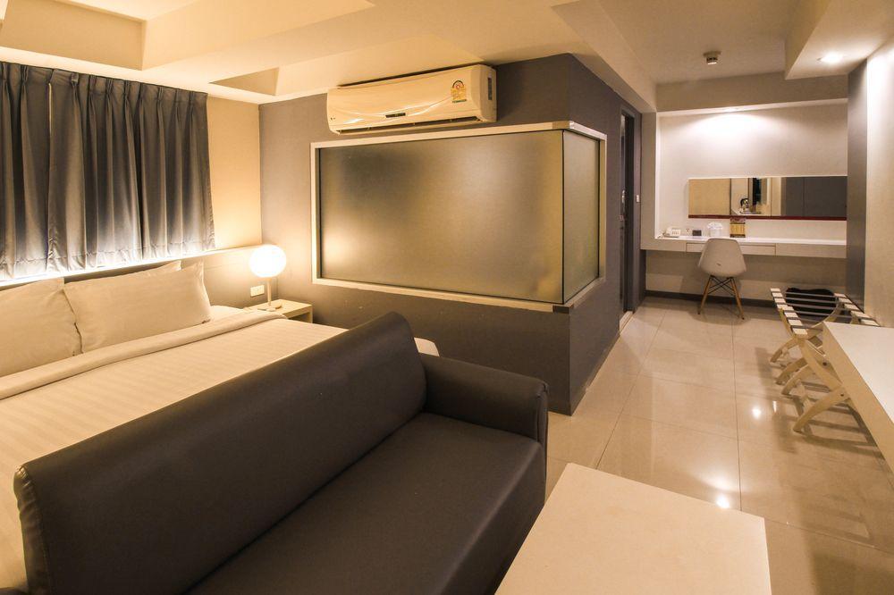 Myhotel Cmyk@Ratchada Bangkok Eksteriør billede