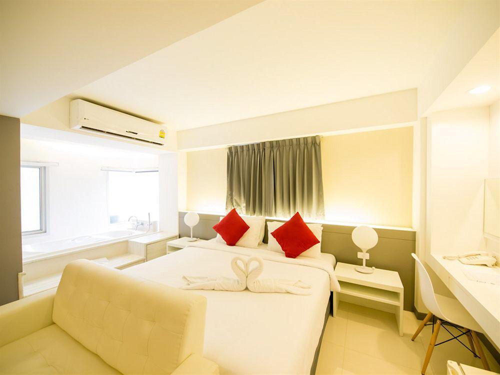 Myhotel Cmyk@Ratchada Bangkok Eksteriør billede