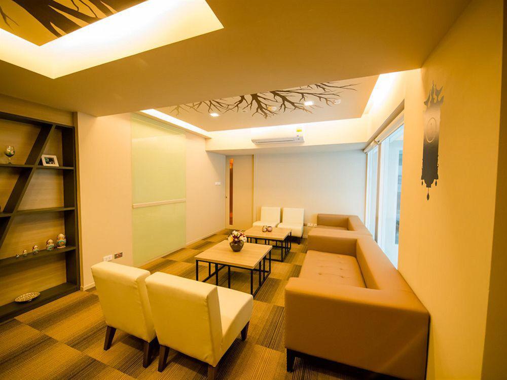 Myhotel Cmyk@Ratchada Bangkok Eksteriør billede